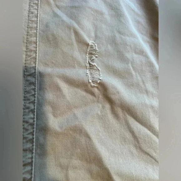 NEW YORK & COMPANY | ladies distressed khaki pants. Size: 10 - Picture 11 of 15